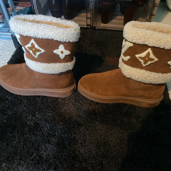 excellent condition but has been worn or used,no signs of wear or defects.. - Picture 4 of 4